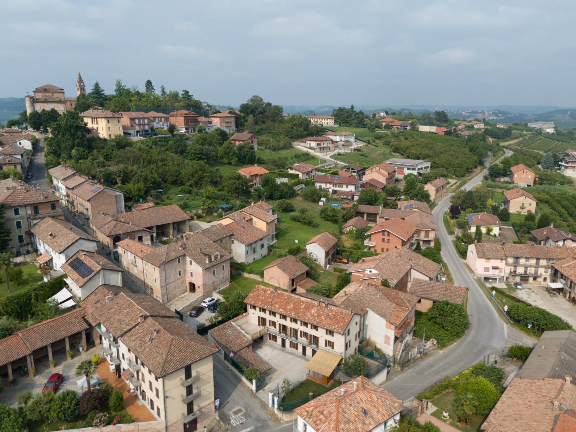 Byvigin Hotel Magliano Alfieri Bagian luar foto