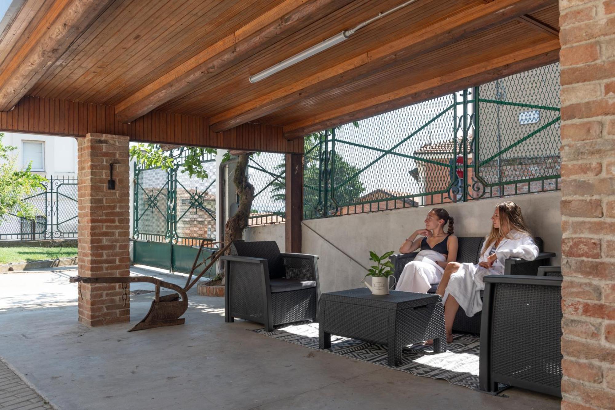 Byvigin Hotel Magliano Alfieri Bagian luar foto